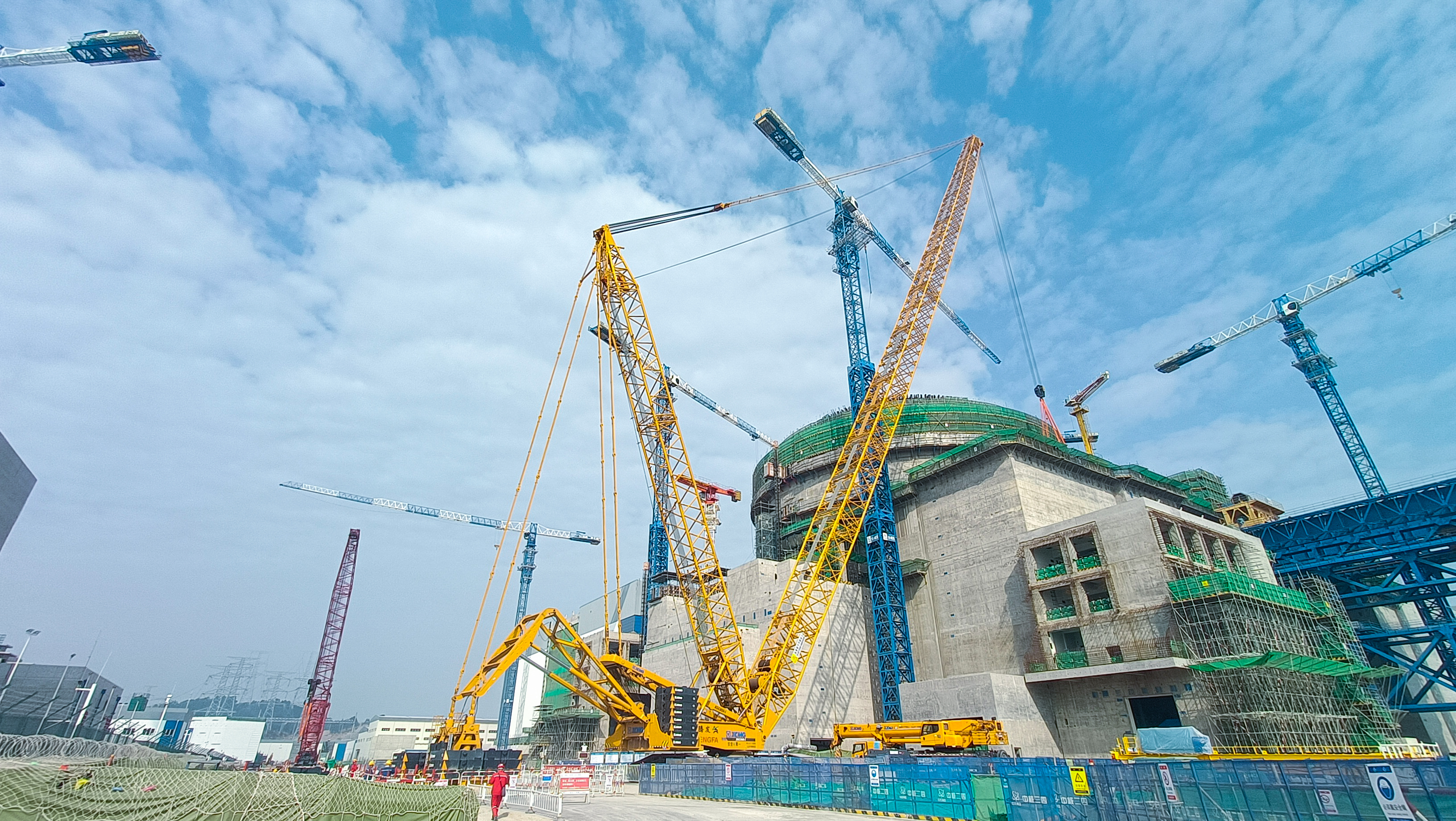 “稳”字当头！壹号娱乐XGC800-I履带起重机助建福建大型核电项目