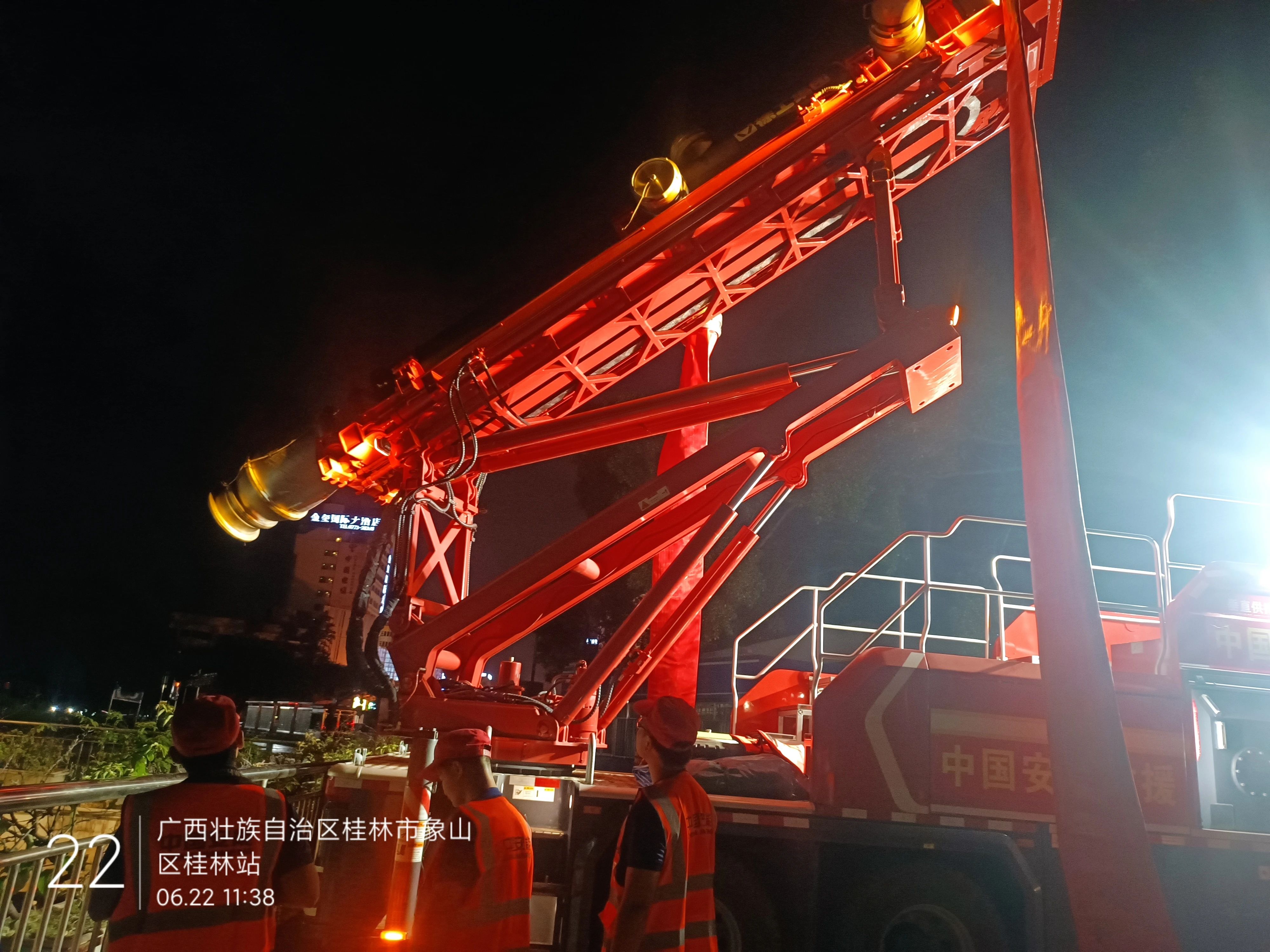 桂林洪水！壹号娱乐多台排涝应急装备全力迎战!
