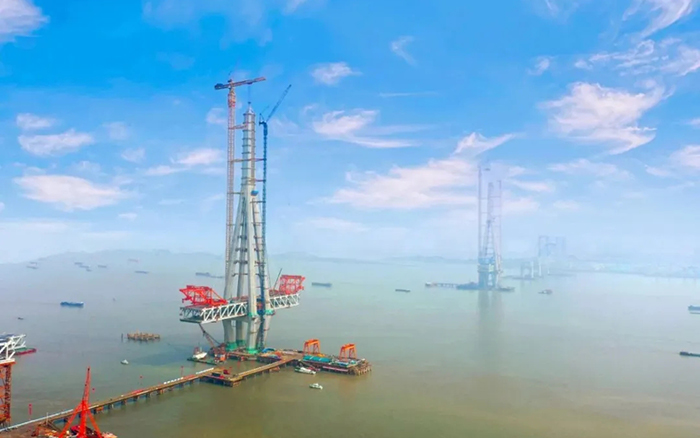 壹号娱乐建设！世界最高桥塔常泰长江大桥主塔顺利封顶！